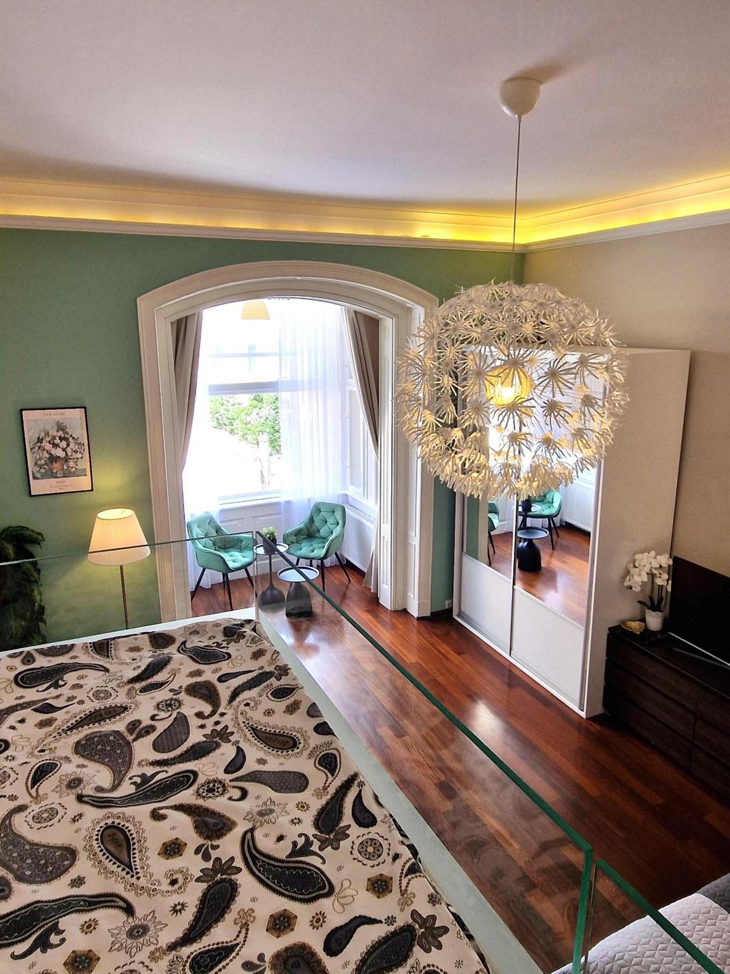 Apartment Exclusive View Cvjetni Trg Zagreb Exterior foto